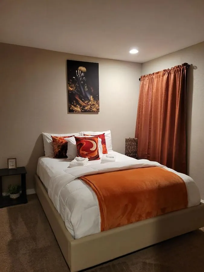 Beautiful 3 Bed/2 Bath Cozy Get Away Home Las Vegas Holiday home